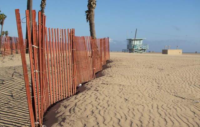 santa monica beach fence